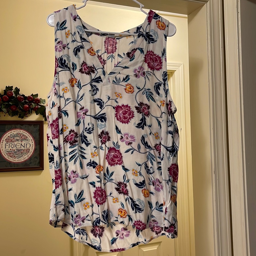Sleeveless Floral Blouse